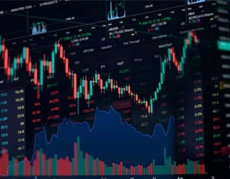 An illustration showing the benefits of using Bitcoin Decode in trading.